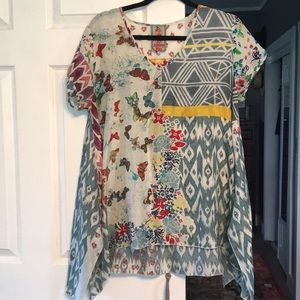 ✨Johnny Was Silk Top✨